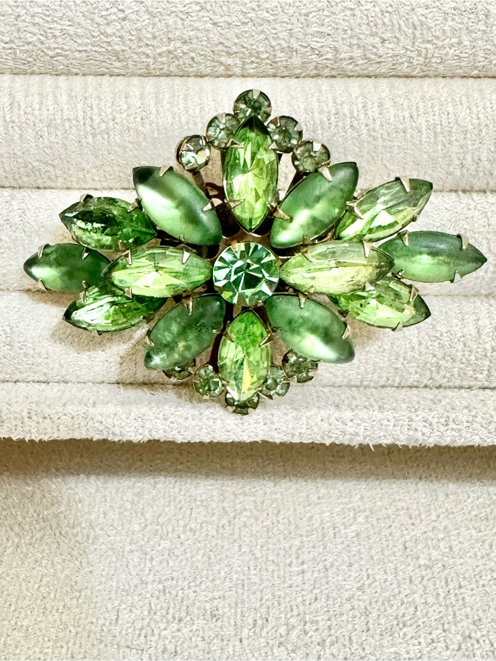 Fashion Jewelry Green Crystal Floral Brooch